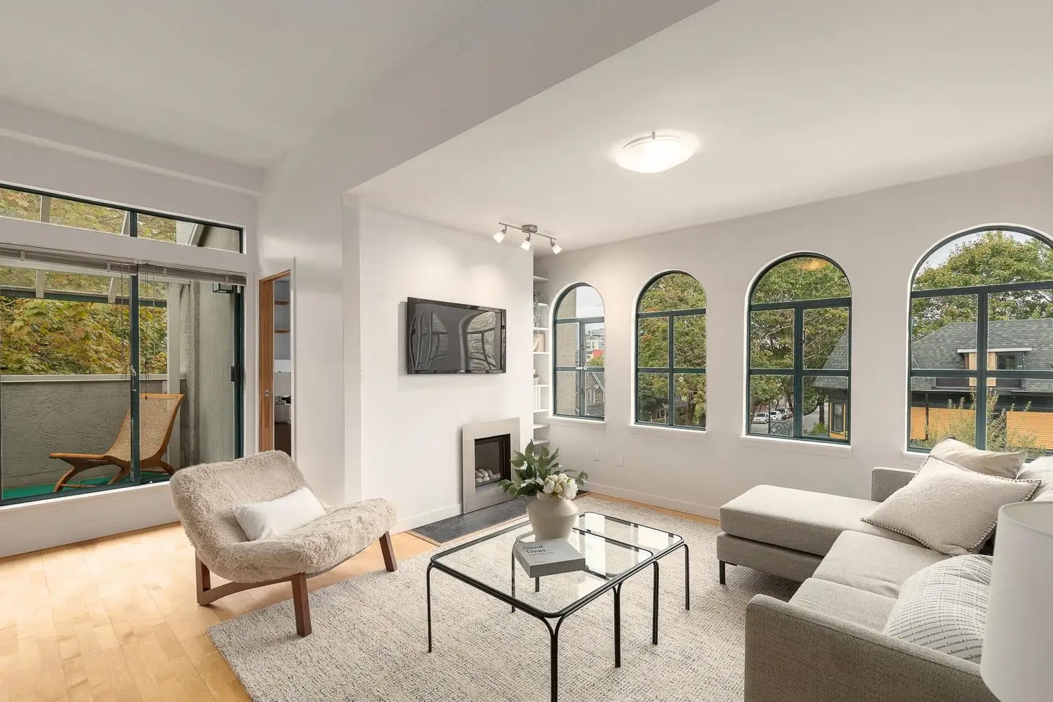 301 700 E PENDER STREET, Vancouver BC V6A 1V7