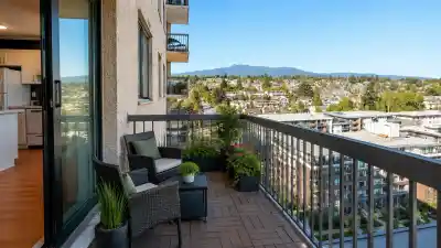 1607 145 ST. GEORGES AVENUE, North Vancouver BC V7L 3G8