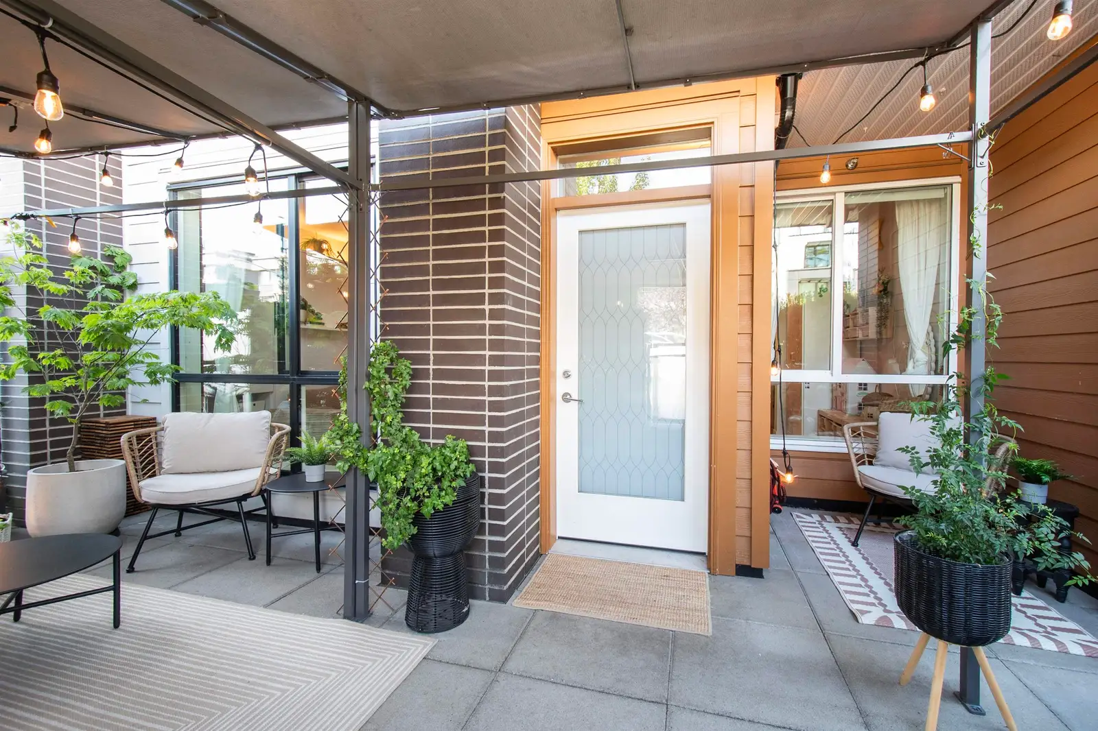 111 615 E 3RD STREET, North Vancouver BC V7L 0G3