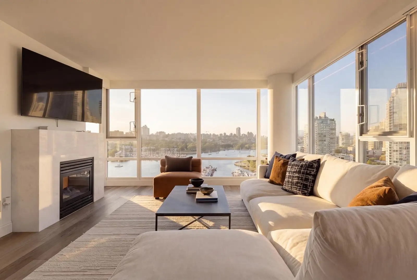 1707 1033 MARINASIDE CRESCENT, Vancouver BC V6Z 3A3