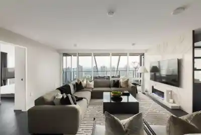2504 1111 RICHARDS STREET, Vancouver BC V6B 0S3