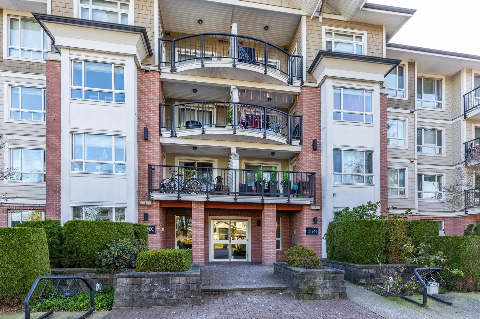 202 14960 102A AVENUE, Surrey BC V3R 6A3