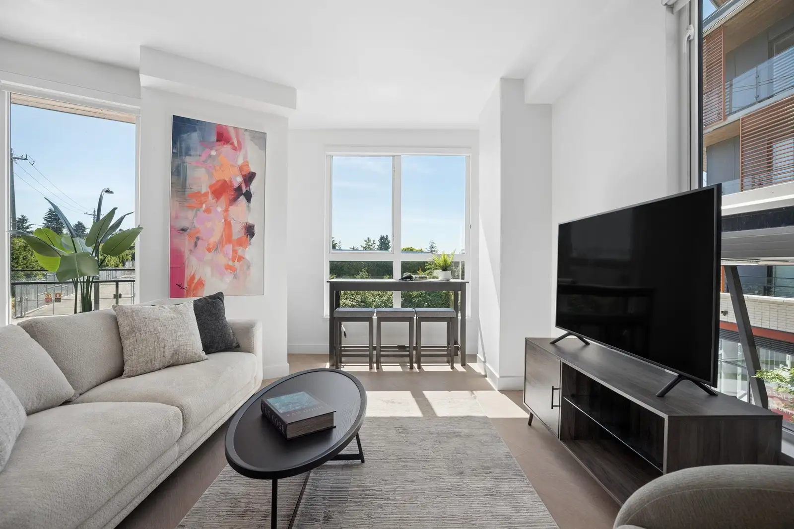 204 333 ST. DAVIDS AVENUE, North Vancouver BC V7L 3N7