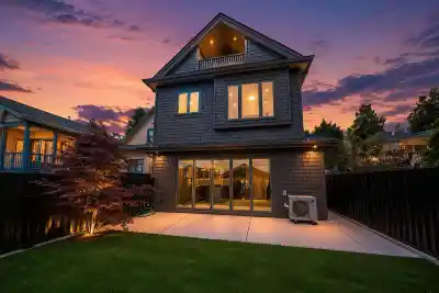 2 847 E 10TH AVENUE, Vancouver BC V5T 2A9
