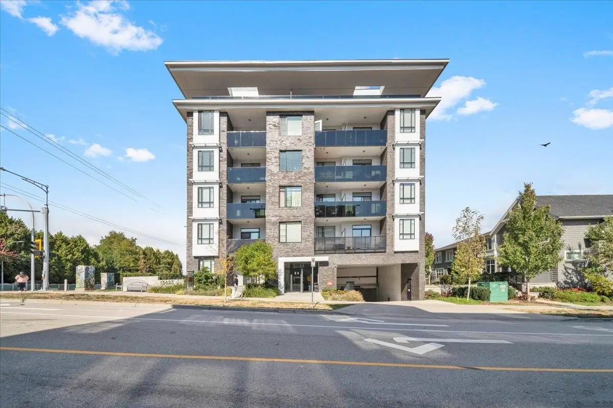 401 13623 81A AVENUE, Surrey BC V3W 3N7