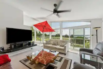 1725 ROSEBERY AVENUE, West Vancouver BC V7V 2Z5