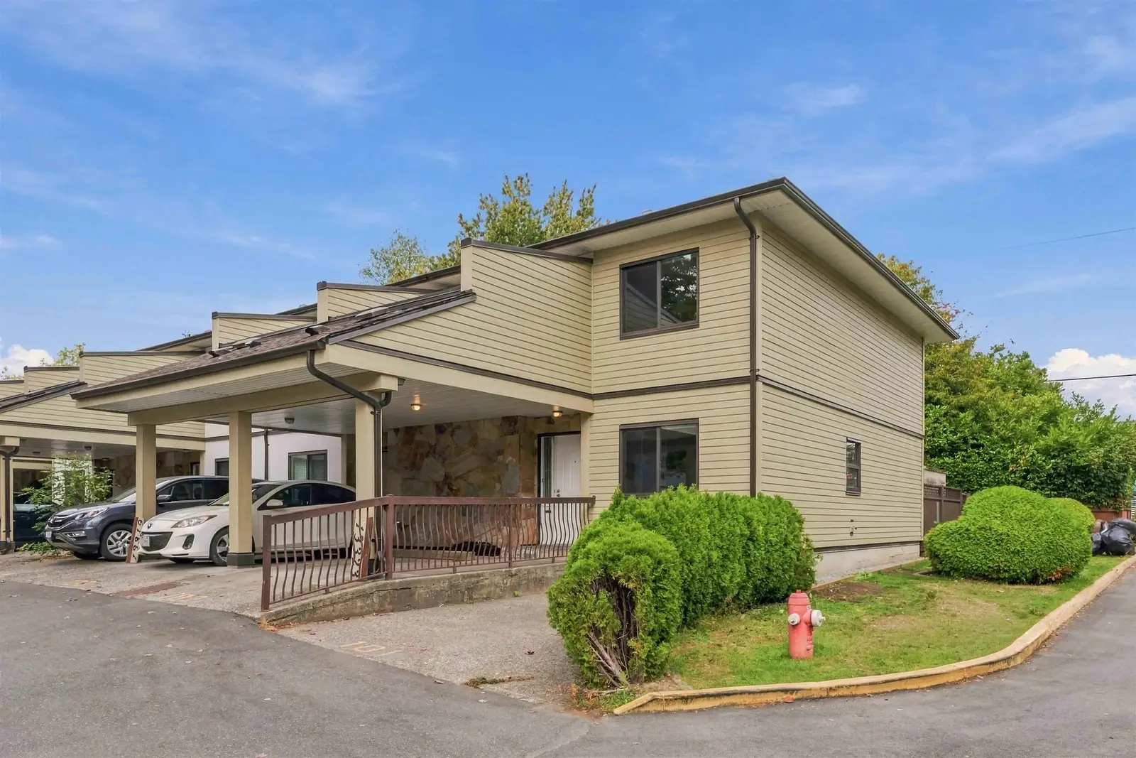 13323 71B AVENUE, Surrey BC V3W 7Z5