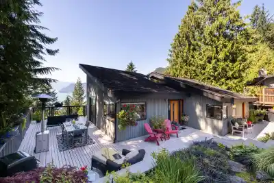 120 MOUNTAIN DRIVE, Lions Bay BC V0N 2E0