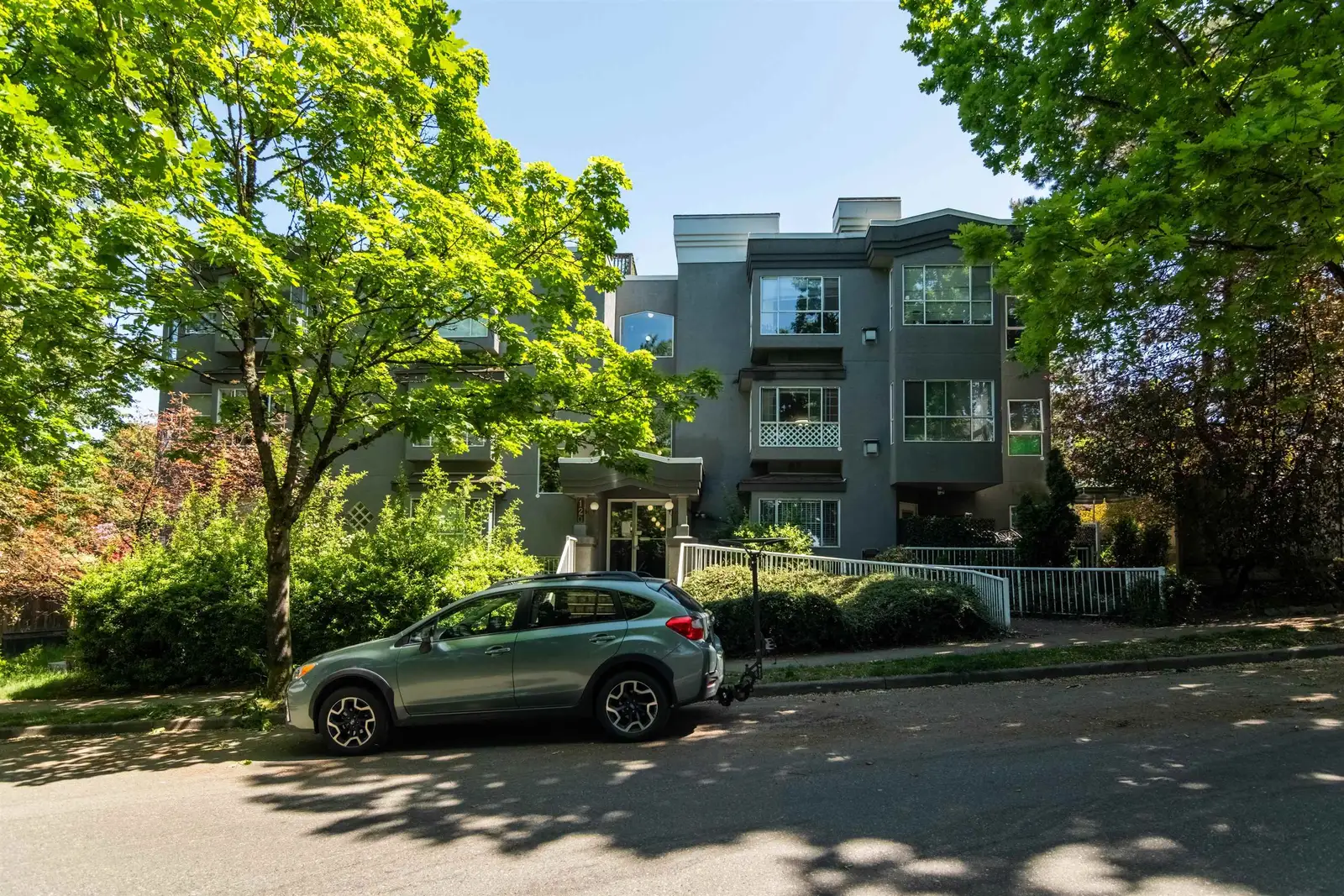 PH1 120 GARDEN DRIVE, Vancouver BC V5L 4P4