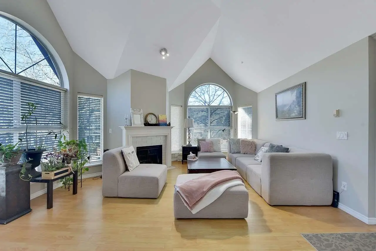 217 7435 121A STREET, Surrey BC V3W 0W8