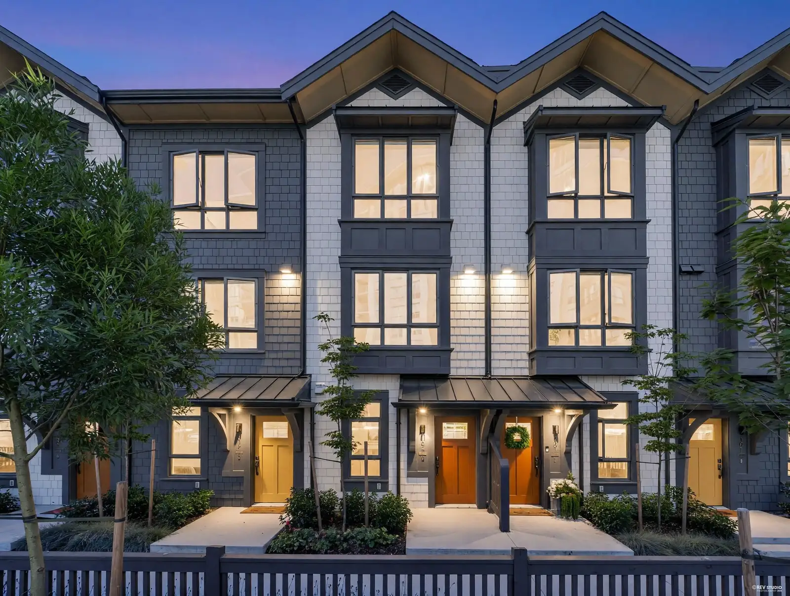 103 2320 EMERY COURT, North Vancouver BC V7J 0G3