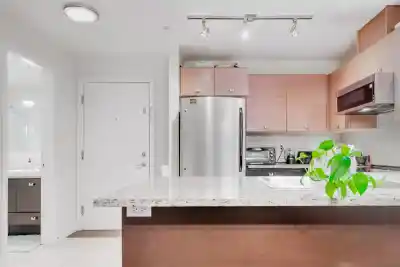 214 6688 120 STREET, Surrey BC V3W 1T8