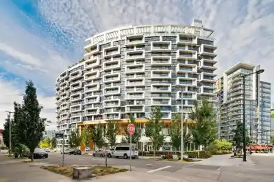 507 1768 COOK STREET, Vancouver BC V5Y 0N3