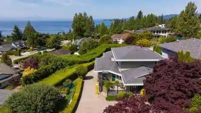 4827 BLUEGROUSE DRIVE, Sechelt BC V7Z 0E9