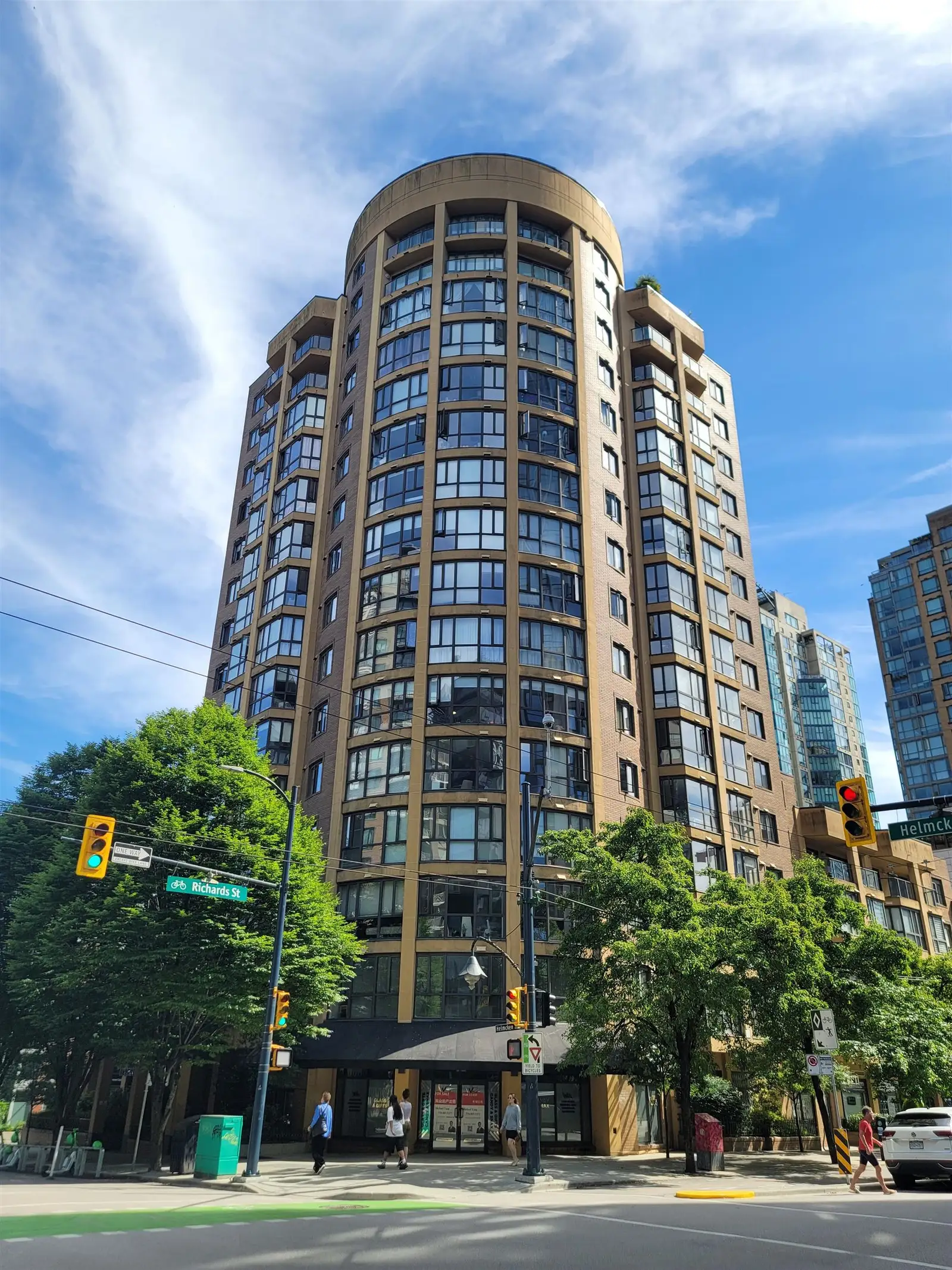 214 488 HELMCKEN STREET, Vancouver BC V6B 6E4