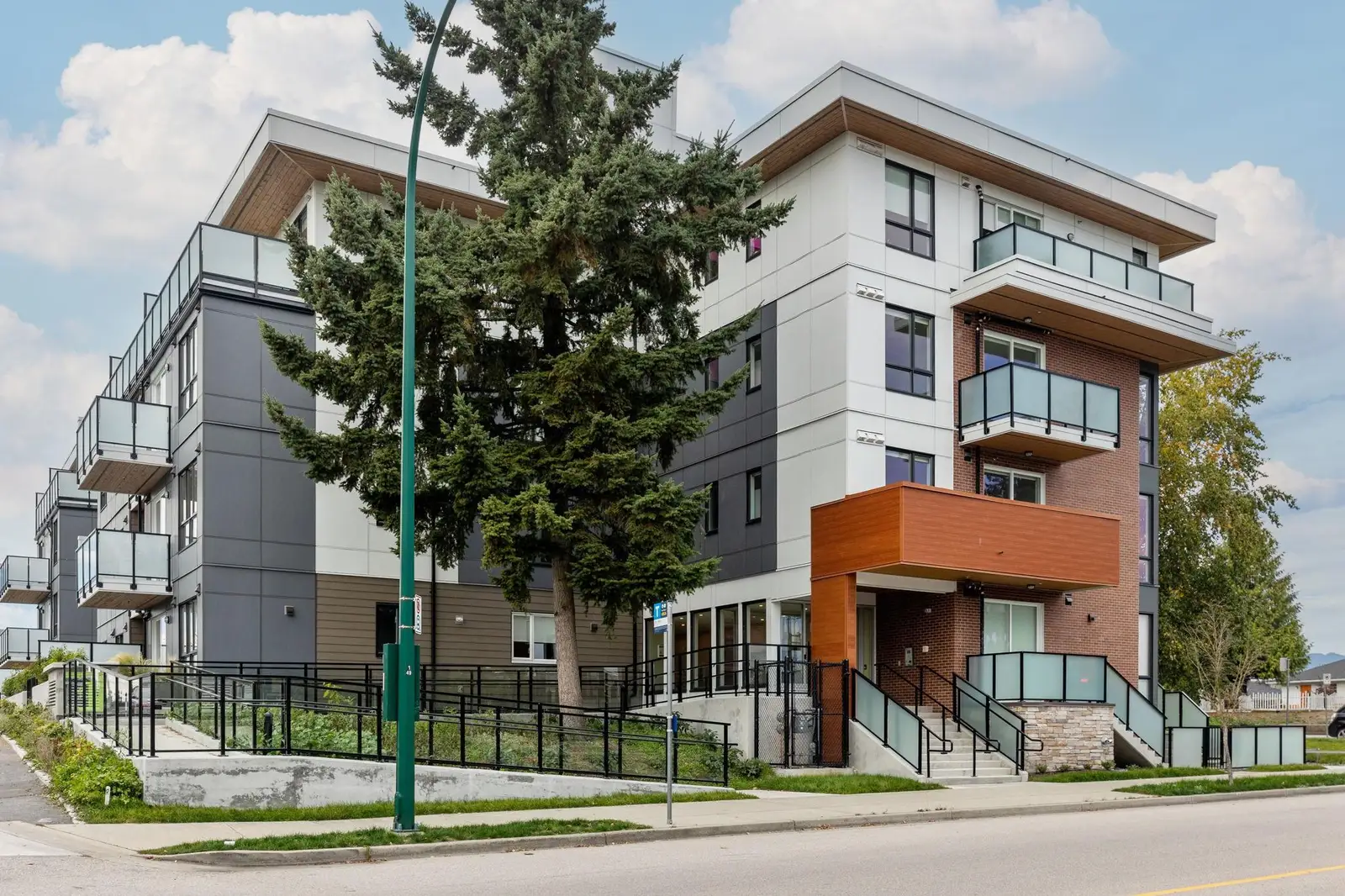 403 4933 CLARENDON STREET, Vancouver BC V5R 3J3
