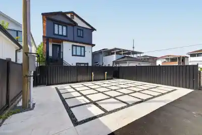 3 2035 E 51ST AVENUE, Vancouver BC V5P 1W2