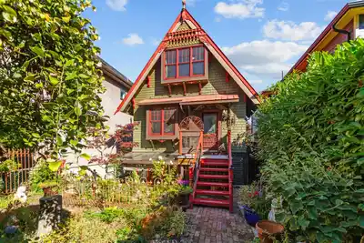 1663 ADANAC STREET, Vancouver BC V5L 2C7