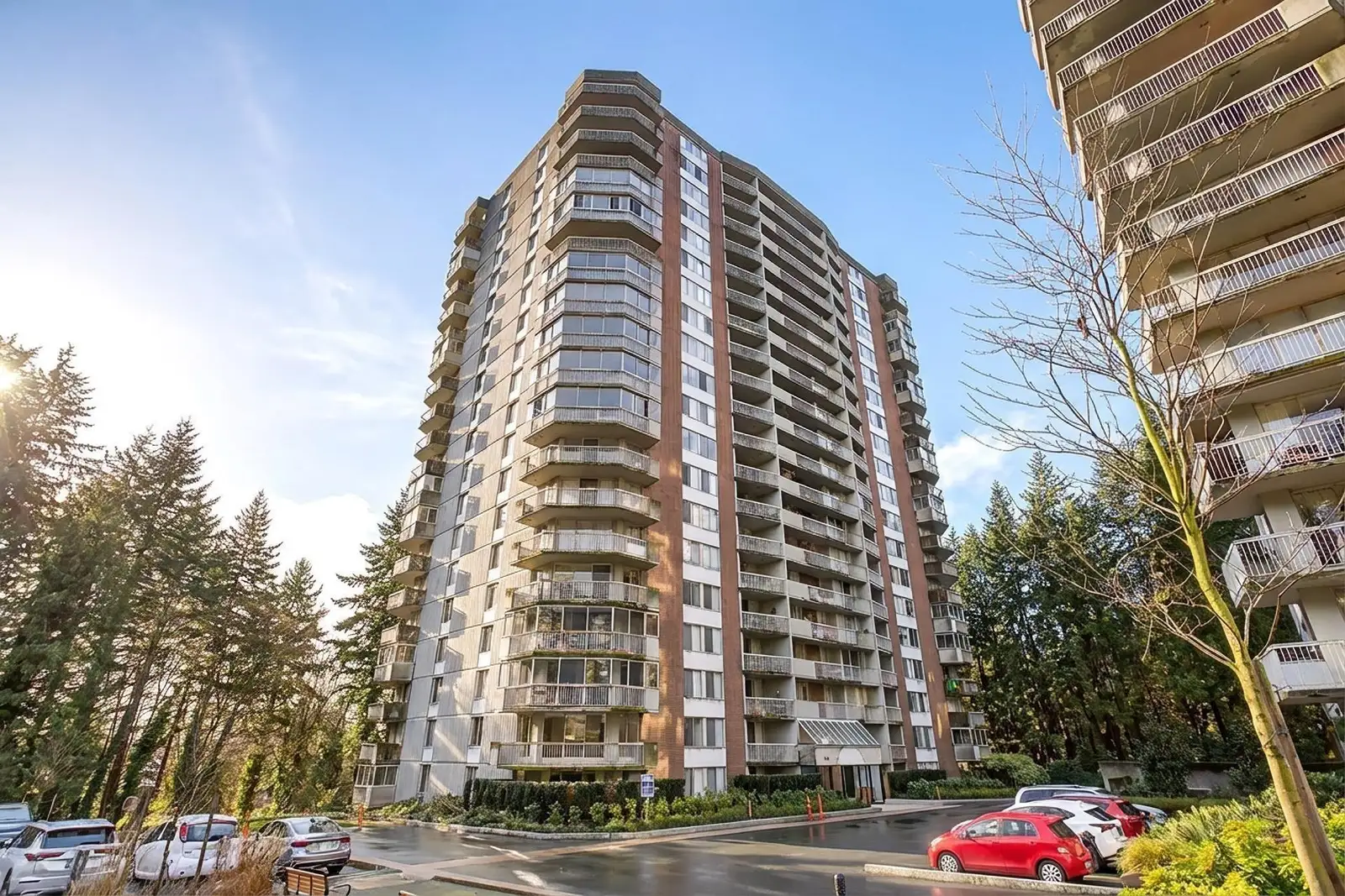 405 2024 FULLERTON AVENUE, North Vancouver BC V7P 3G4