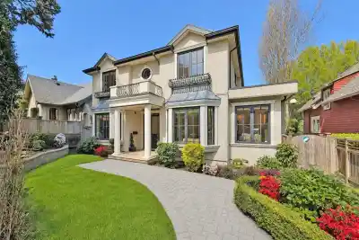 3749 W 11TH AVENUE, Vancouver BC V6R 2K7