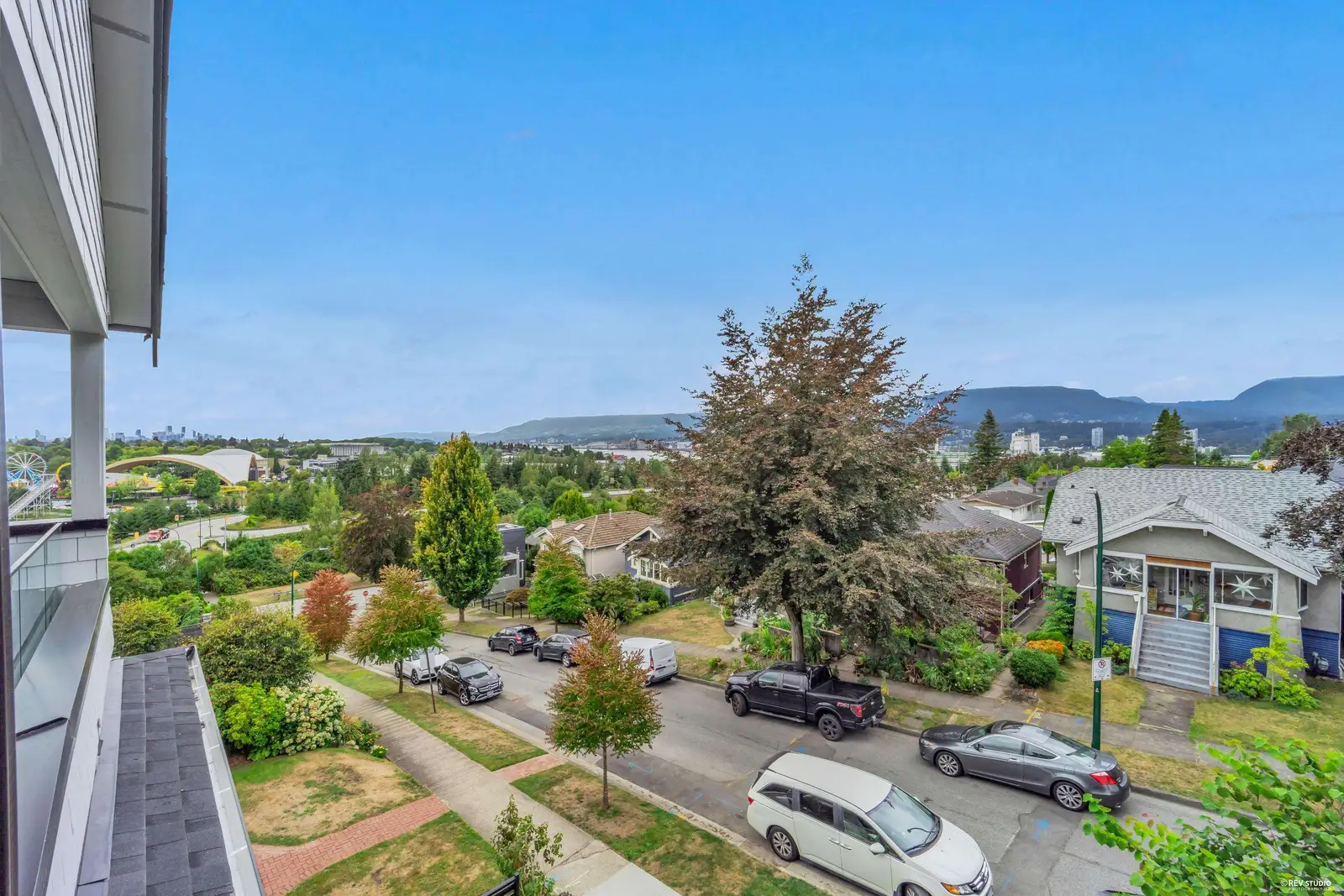 1 3436 TRIUMPH STREET, Vancouver BC V5K 1T8