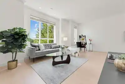 4 7140 RAILWAY AVENUE, Richmond BC V7C 3J8