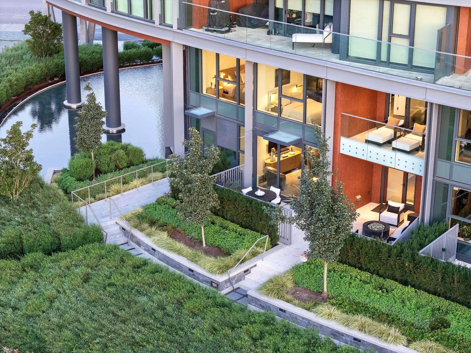 101 1601 QUEBEC STREET, Vancouver BC V6A 0J9