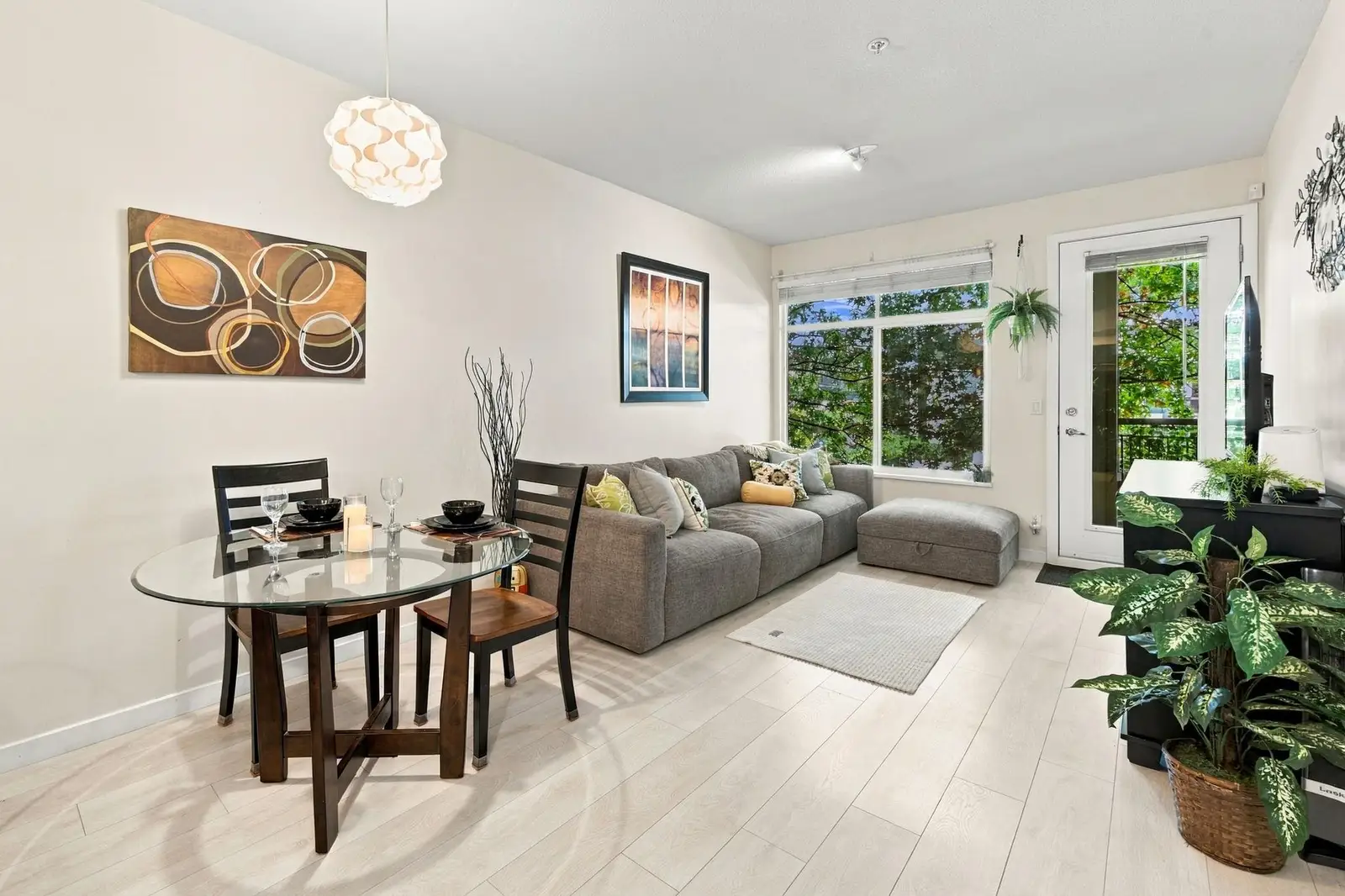 206 10499 UNIVERSITY DRIVE, Surrey BC V3T 0A4