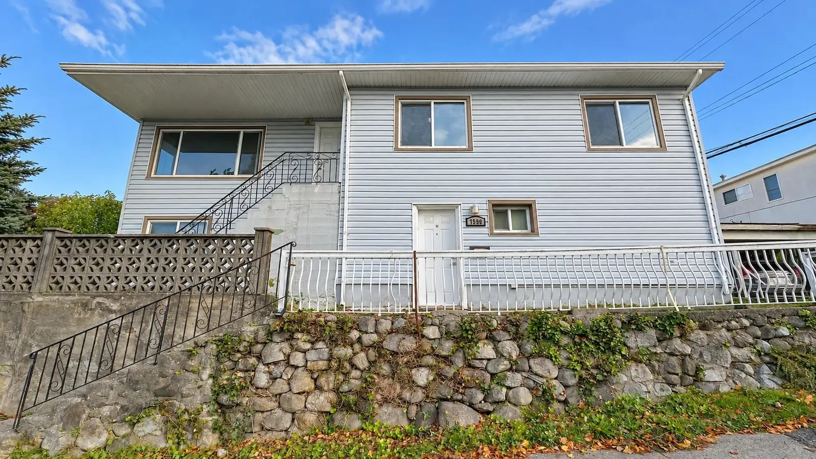 7590 FRASER STREET, Vancouver BC V5X 3W6