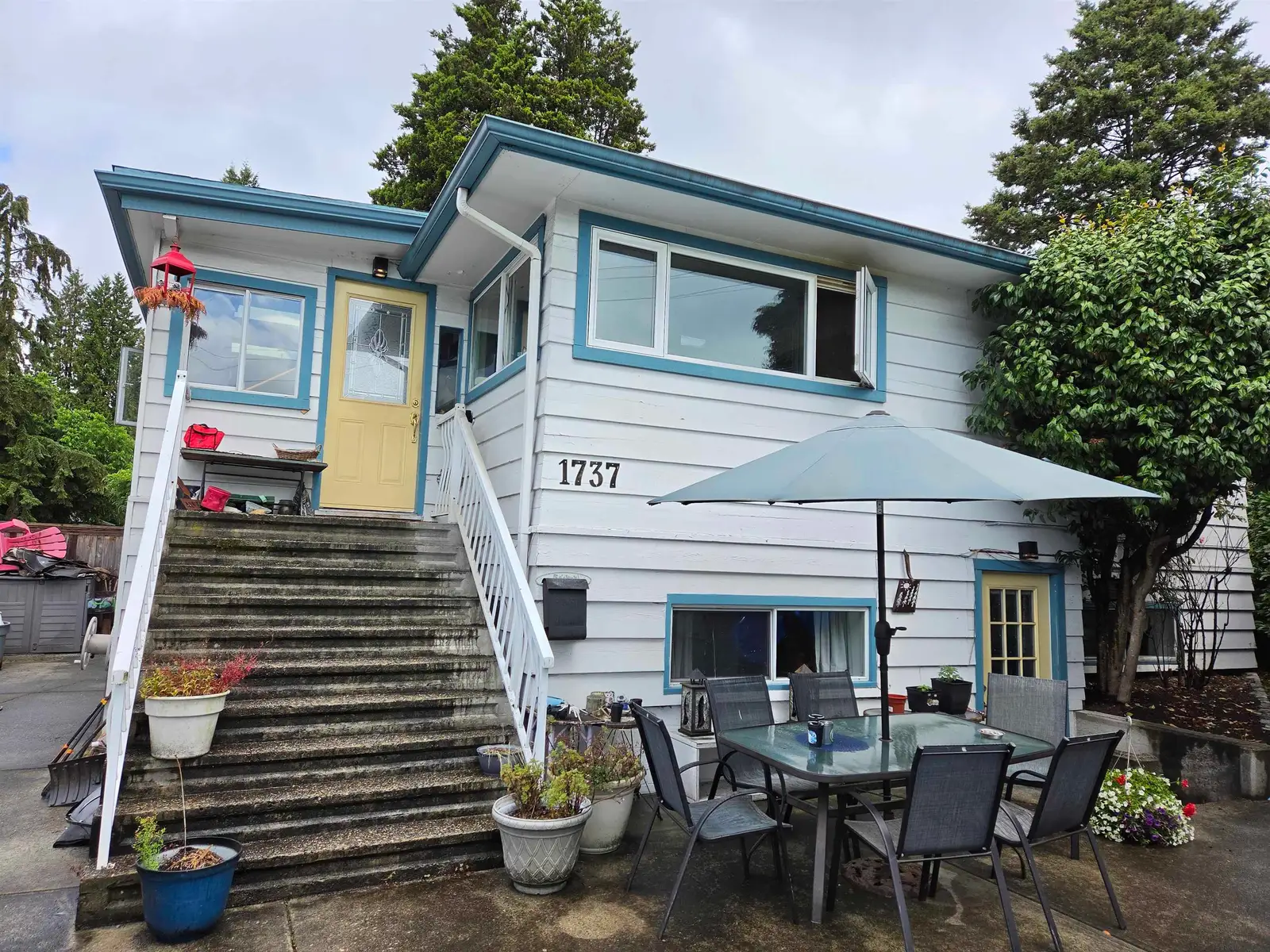 1737 LARSON ROAD, North Vancouver BC V7M 2Z4
