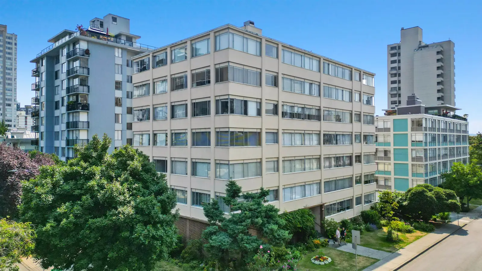 204 1050 CHILCO STREET, Vancouver BC V6G 2R8