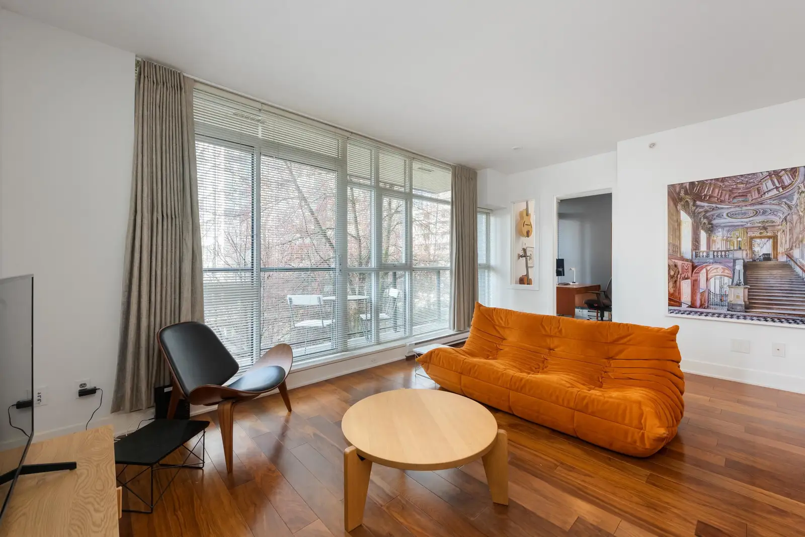 303 988 RICHARDS STREET, Vancouver BC V6B 8R2