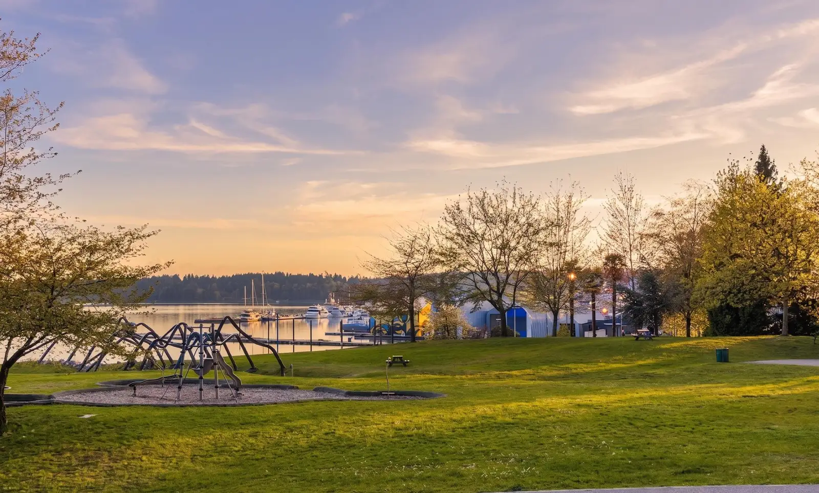 1206 33 CHESTERFIELD PLACE, North Vancouver BC V7M 3K4