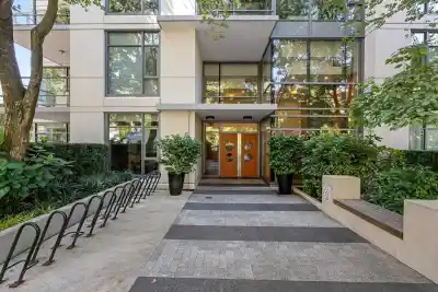 205 135 W 2ND STREET, North Vancouver BC V7M 0C5