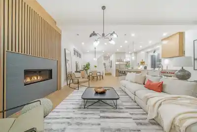 23C GLENMORE DRIVE, West Vancouver BC V7S 1A5