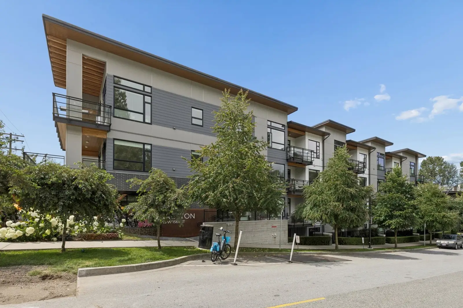 209 715 W 15TH STREET, North Vancouver BC V7M 1T2
