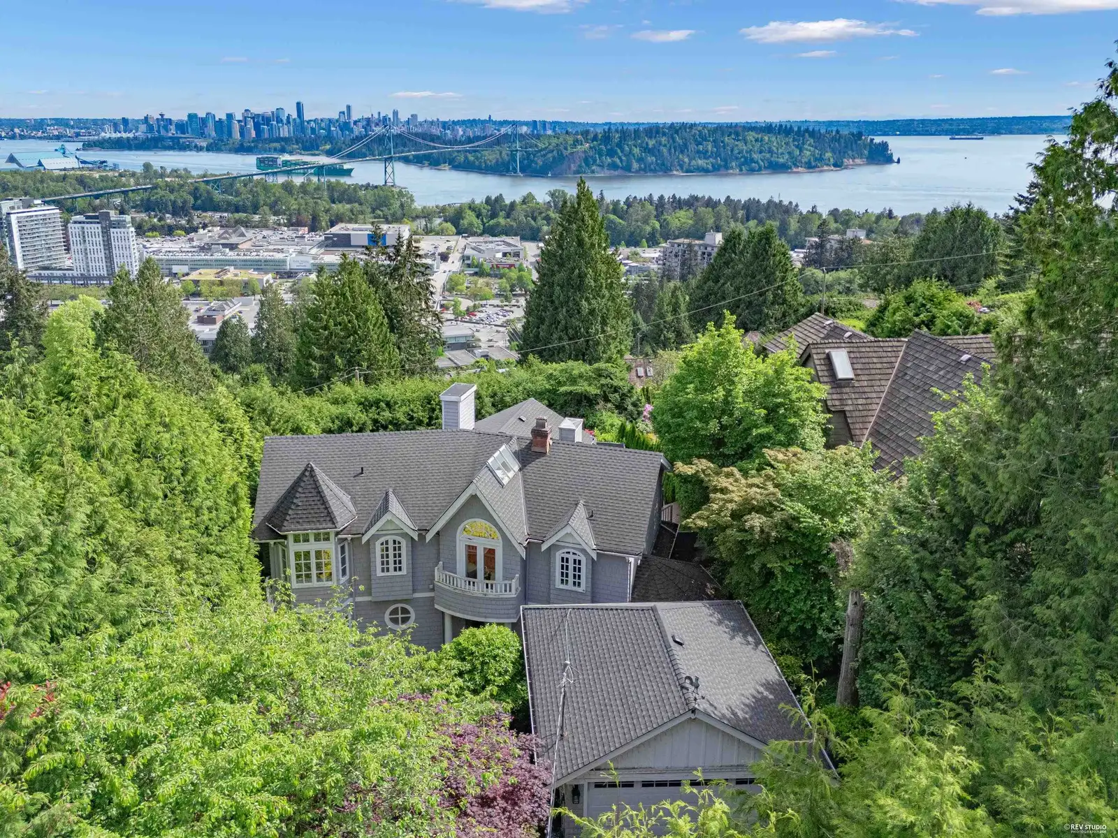 880 YOUNETTE DRIVE, West Vancouver BC V7T 1S9