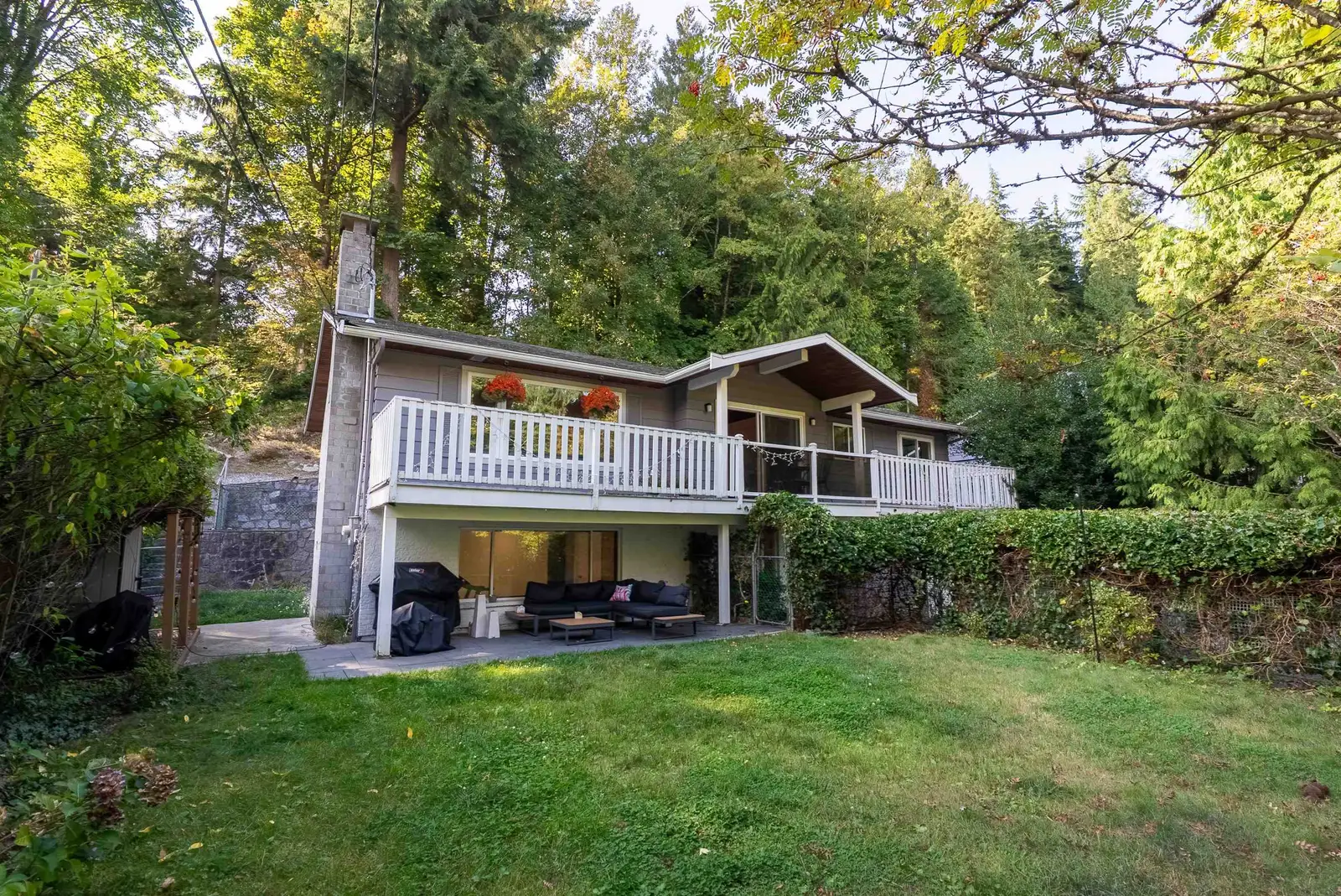 1835 ARBORLYNN DRIVE, North Vancouver BC V7J 2V7