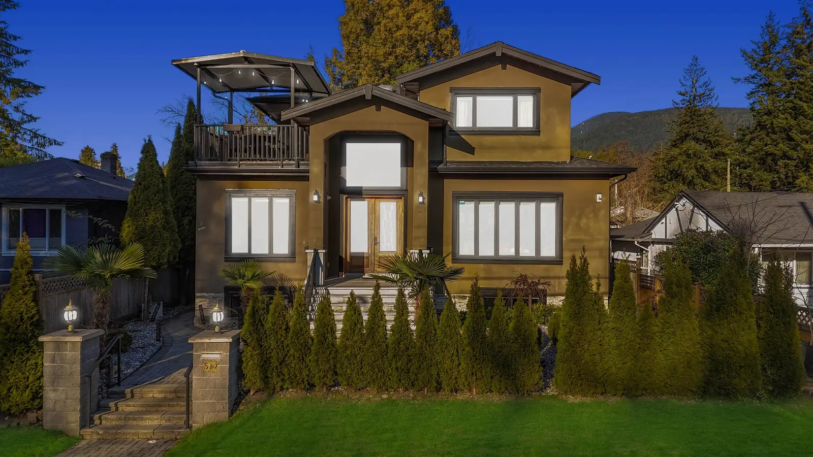 512 W 23RD STREET, North Vancouver BC V7M 2B9