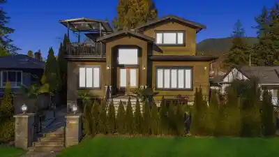 512 W 23RD STREET, North Vancouver BC V7M 2B9