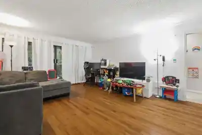 211 444 W 49TH AVENUE, Vancouver BC V5Y 3V4