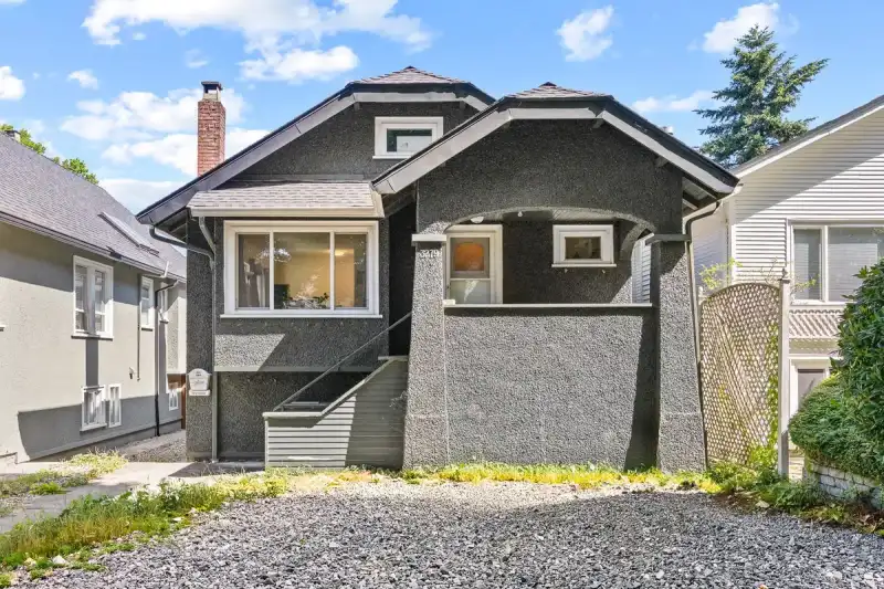 3279 W 11TH AVENUE, Vancouver