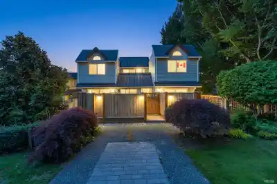 265 E KEITH ROAD, North Vancouver BC V7L 1V4