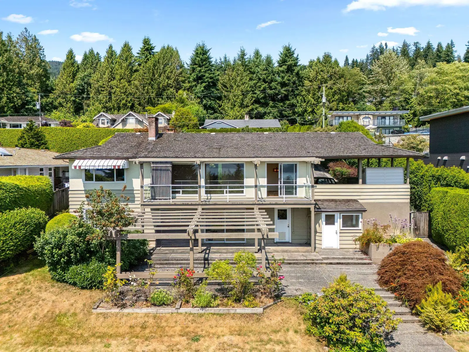 1850 ROSEBERY AVENUE, West Vancouver BC V7V 2Z6