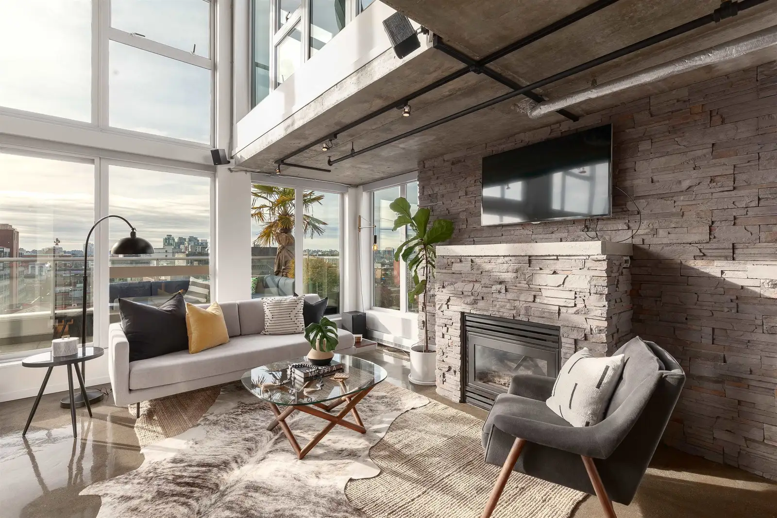 1002 289 ALEXANDER STREET, Vancouver BC V6A 4H6