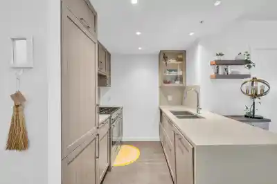 504 5598 ORMIDALE STREET, Vancouver BC V5R 0E5
