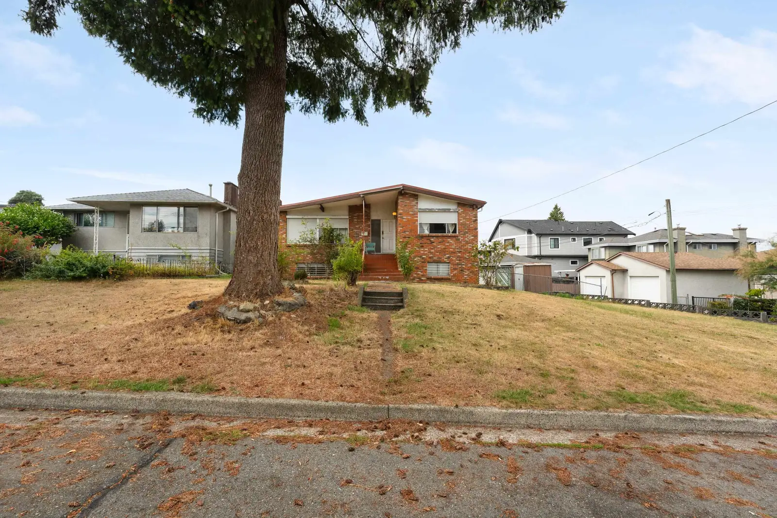 4561 MANOR STREET, Vancouver BC V5R 3X4