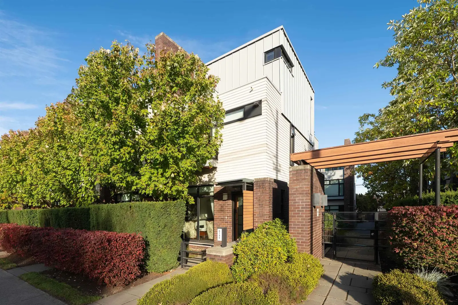 6190 OAK STREET, Vancouver BC V6M 2W2
