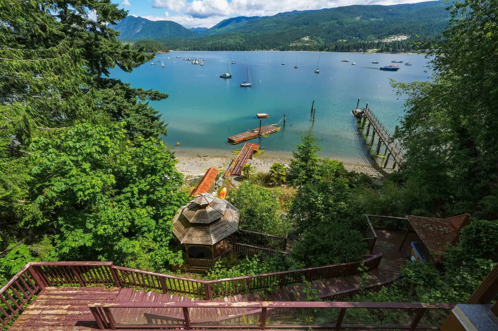 5810 MARINE WAY, Sechelt BC V7Z 0L8