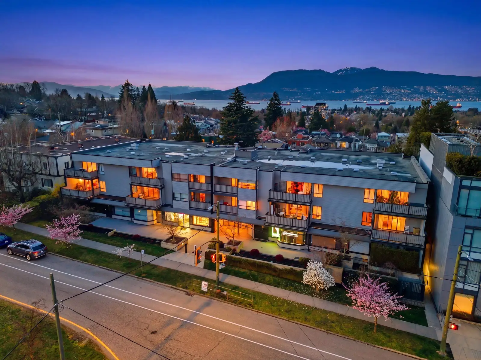 207 3663 W 16 AVENUE, Vancouver BC V6R 3C3